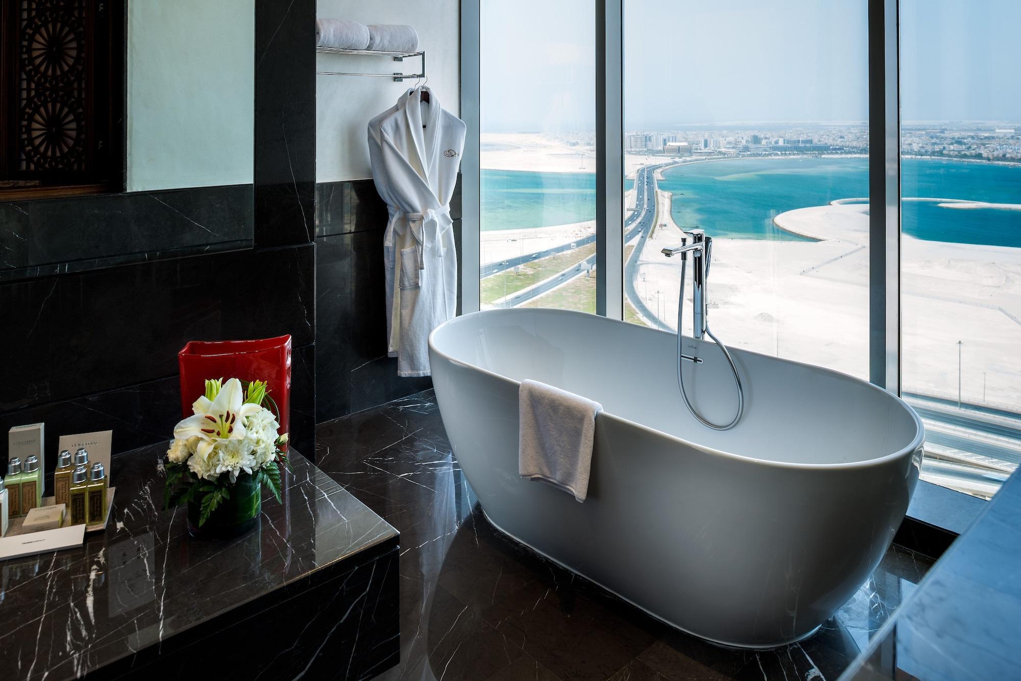 Fraser Suites Diplomatic Area Bahrain Manama Exterior foto Bathroom