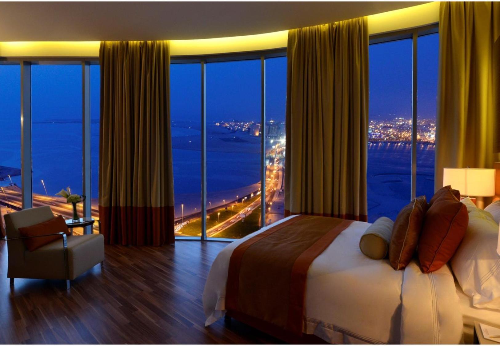 Fraser Suites Diplomatic Area Bahrain Manama Exterior foto A bedroom at the hotel