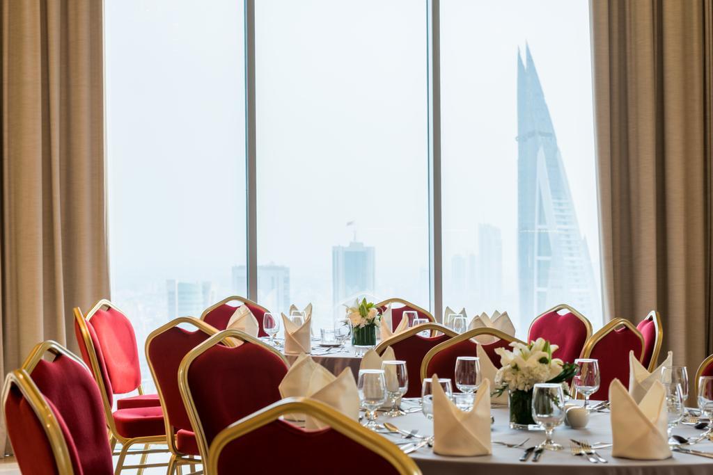 Fraser Suites Diplomatic Area Bahrain Manama Exterior foto The 360° Restaurant