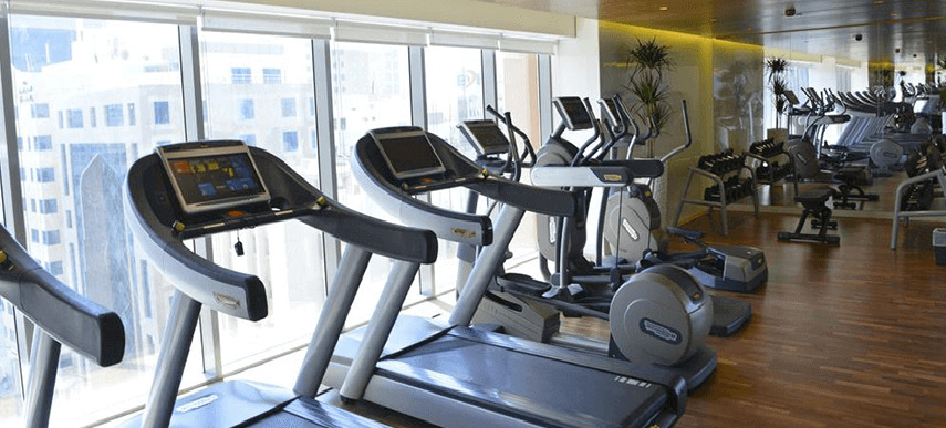 Fraser Suites Diplomatic Area Bahrain Manama Exterior foto A row of treadmills